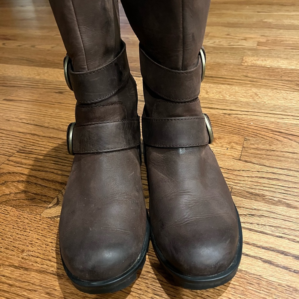 Sorel Phoenix Moto in Cattail size 7.5